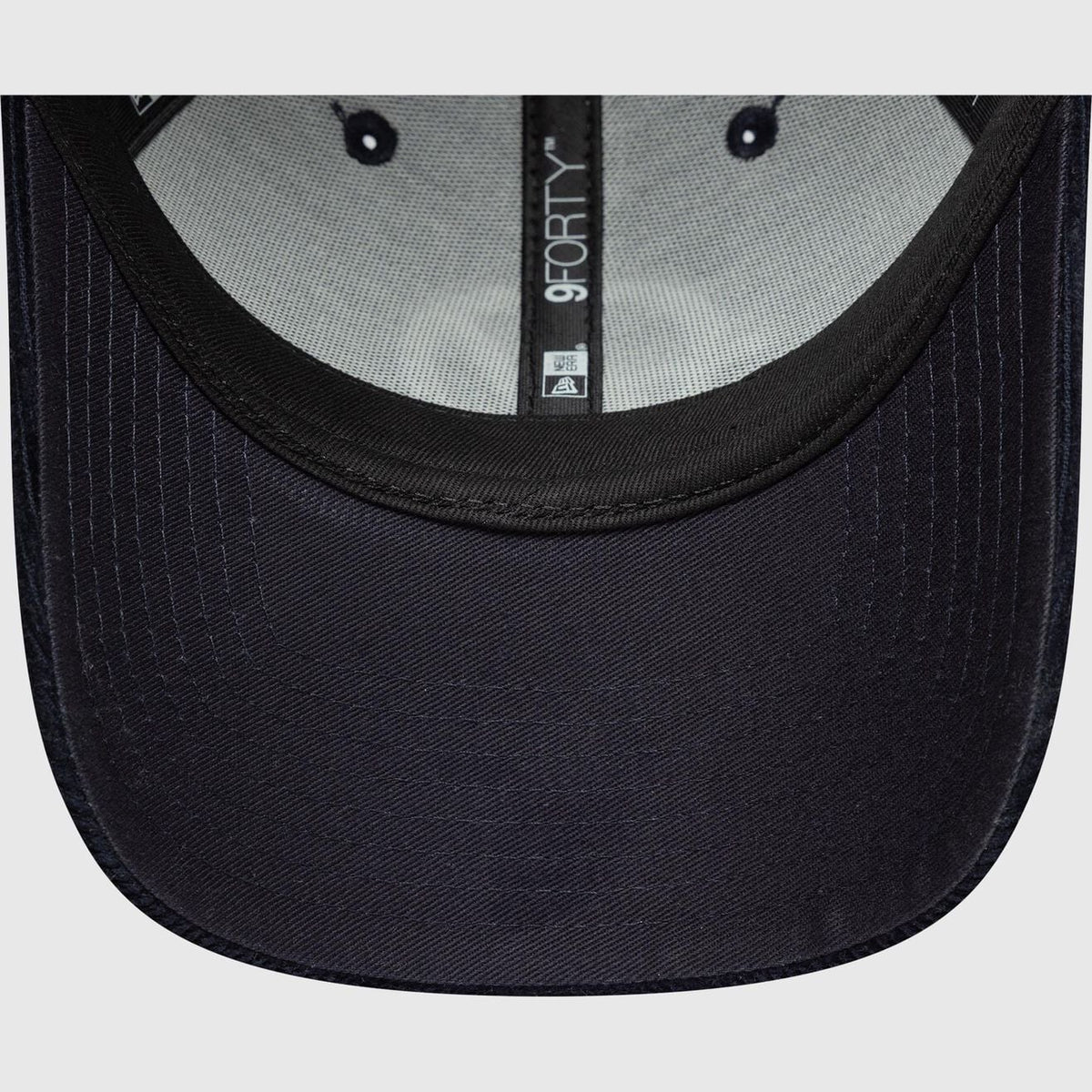 Haas F1 Team New Era Cord Cap